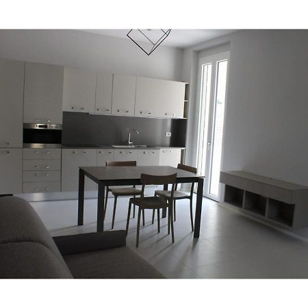 Delizioso Appartamento In Villa Al Mare Pesaro Exterior photo