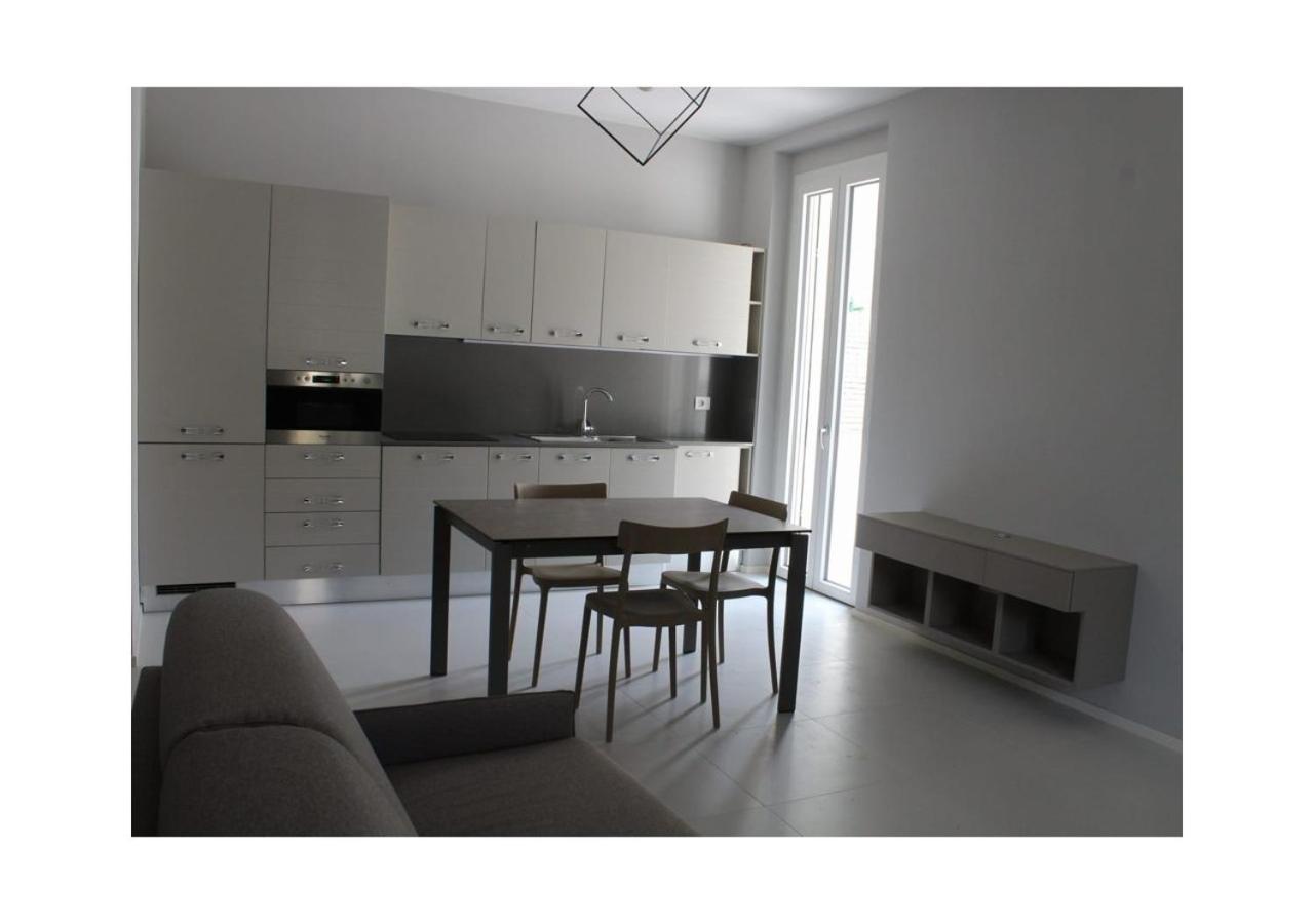 Delizioso Appartamento In Villa Al Mare Pesaro Exterior photo